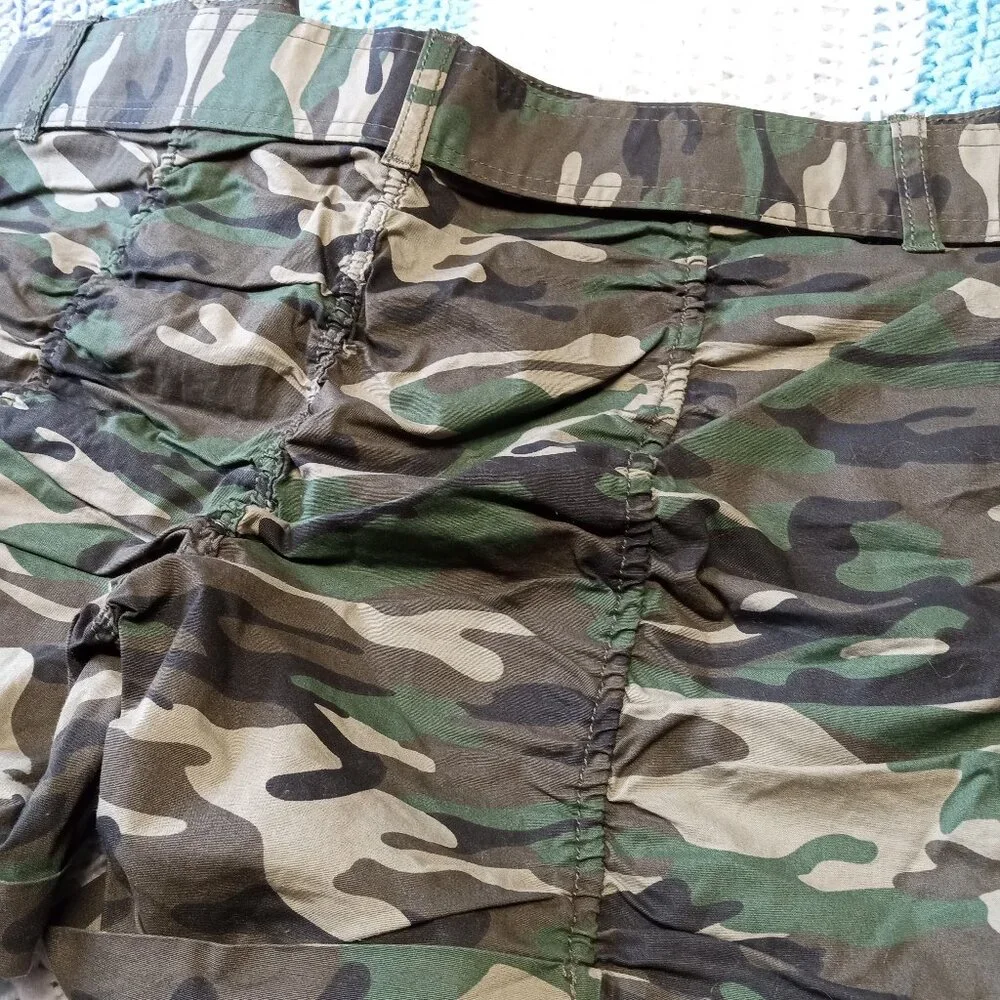 Women's camo shorts with belt size 13 - Picture 4 of 5